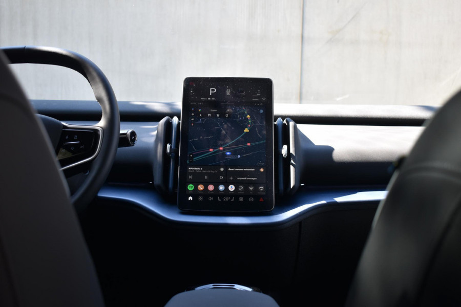 Volvo EX30 Single Motor Extended Range Plus 69 kWh / Adaptieve Cruise Control / Pilot Assist / Harman Kardon / Verwarmbare Voorstoelen en Stuurwiel / Elektr. achterklep / Climate control