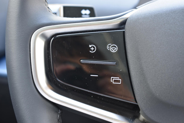 Volvo EX30 Single Motor Extended Range Plus 69 kWh / Adaptieve Cruise Control / Pilot Assist / Harman Kardon / Verwarmbare Voorstoelen en Stuurwiel / Elektr. achterklep / Climate control