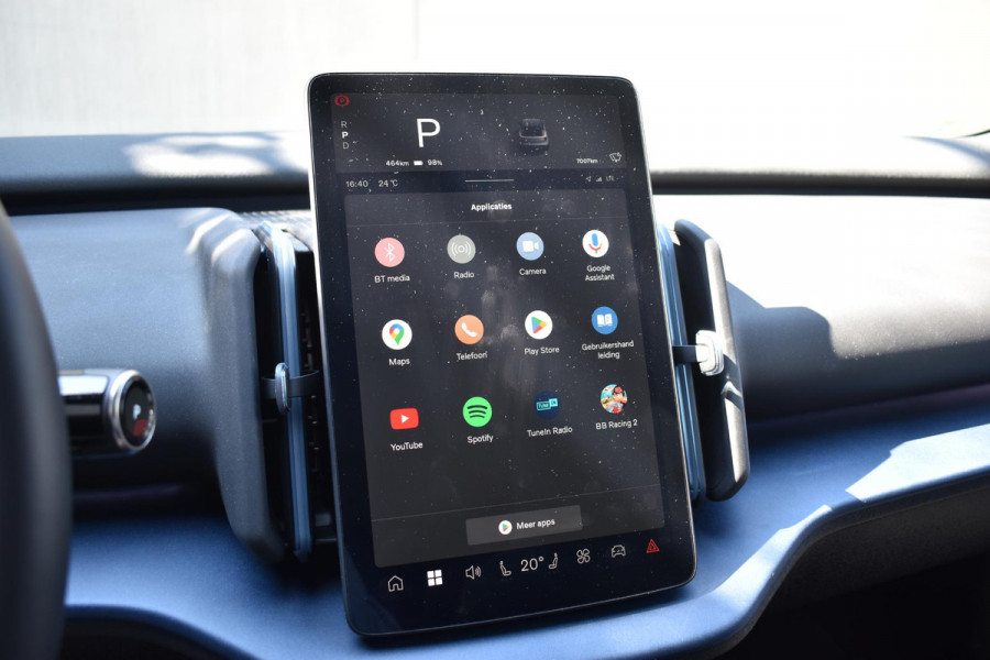 Volvo EX30 Single Motor Extended Range Plus 69 kWh / Adaptieve Cruise Control / Pilot Assist / Harman Kardon / Verwarmbare Voorstoelen en Stuurwiel / Elektr. achterklep / Climate control