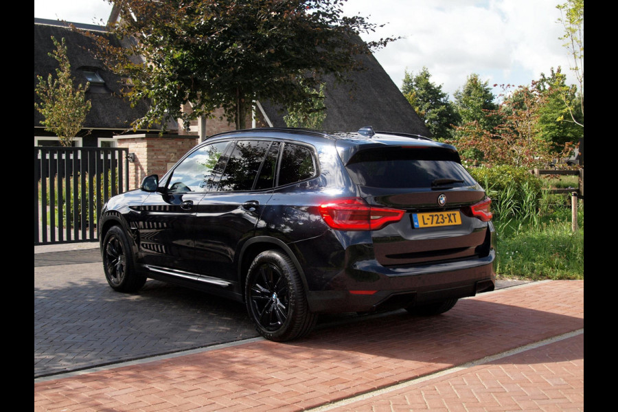 BMW iX3 Executive 80 kWh | Panoramadak | Camera | Apple Carplay | Cruise Control | Leer |