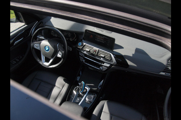 BMW iX3 Executive 80 kWh | Panoramadak | Camera | Apple Carplay | Cruise Control | Leer |