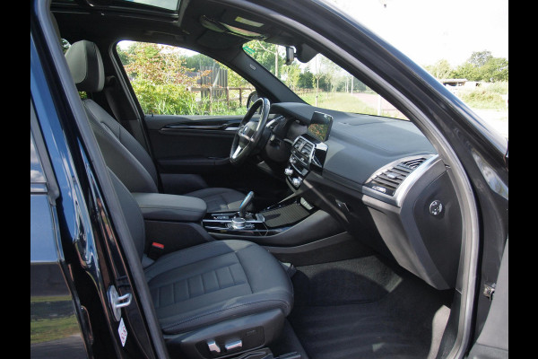 BMW iX3 Executive 80 kWh | Panoramadak | Camera | Apple Carplay | Cruise Control | Leer |