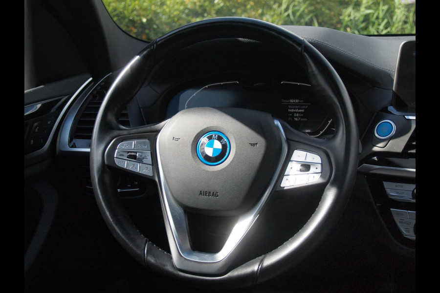 BMW iX3 Executive 80 kWh | Panoramadak | Camera | Apple Carplay | Cruise Control | Leer |