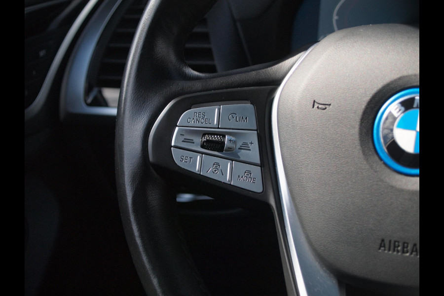 BMW iX3 Executive 80 kWh | Panoramadak | Camera | Apple Carplay | Cruise Control | Leer |