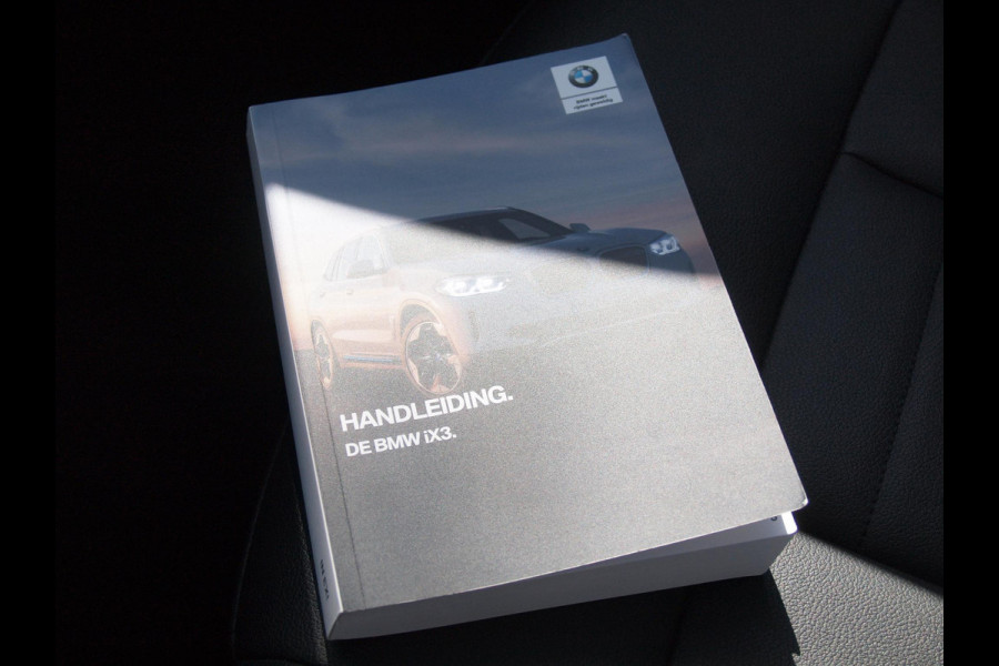 BMW iX3 Executive 80 kWh | Panoramadak | Camera | Apple Carplay | Cruise Control | Leer |