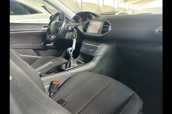 Peugeot 308 SW 1.2 PureTech Blue Lease Executive PANORAMADAK