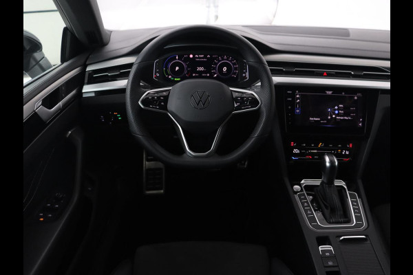 Volkswagen Arteon Shooting Brake 1.4 eHybrid R Line | Trekhaak | Leder/Alcantara | Massage | Camera | Adaptive cruise | Achterbankverwarming | Virtual Cockpit | Matrix LED | Carplay | Navigatie | PHEV | Plug In