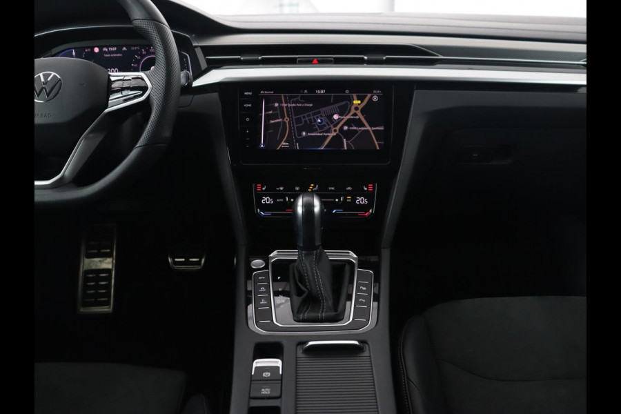 Volkswagen Arteon Shooting Brake 1.4 eHybrid R Line | Trekhaak | Leder/Alcantara | Massage | Camera | Adaptive cruise | Achterbankverwarming | Virtual Cockpit | Matrix LED | Carplay | Navigatie | PHEV | Plug In