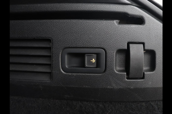 Volkswagen Arteon Shooting Brake 1.4 eHybrid R Line | Trekhaak | Leder/Alcantara | Massage | Camera | Adaptive cruise | Achterbankverwarming | Virtual Cockpit | Matrix LED | Carplay | Navigatie | PHEV | Plug In