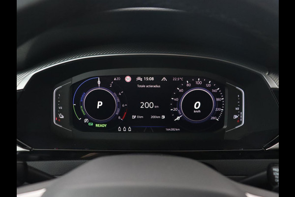 Volkswagen Arteon Shooting Brake 1.4 eHybrid R Line | Trekhaak | Leder/Alcantara | Massage | Camera | Adaptive cruise | Achterbankverwarming | Virtual Cockpit | Matrix LED | Carplay | Navigatie | PHEV | Plug In