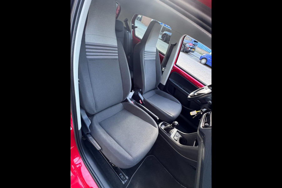 Volkswagen up! 1.0 BMT up! Beats - Airco I Sport velgen I PDC / LED I Comfort pakket I Dealer onderhouden