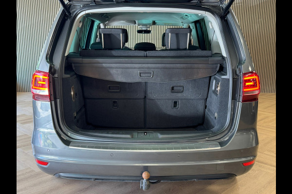 Volkswagen Sharan 2.0 TDI 4MOTION Exclusive Series 7P 7Persoons TREKHAAK AUT. AUT SCHUIFDEUREN ADAPTIEVE CRUISE CONTROL