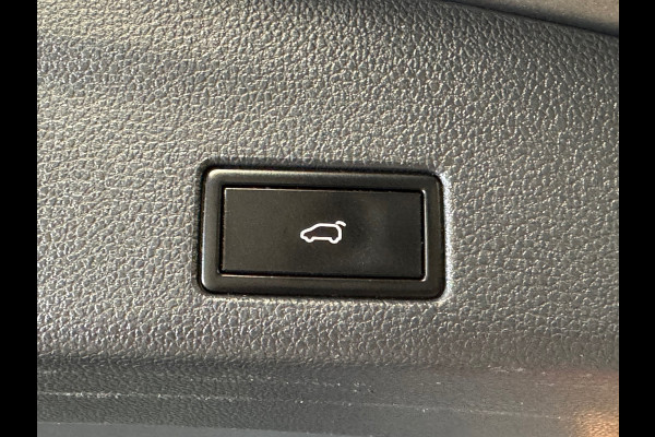 Volkswagen Sharan 2.0 TDI 4MOTION Exclusive Series 7P 7Persoons TREKHAAK AUT. AUT SCHUIFDEUREN ADAPTIEVE CRUISE CONTROL