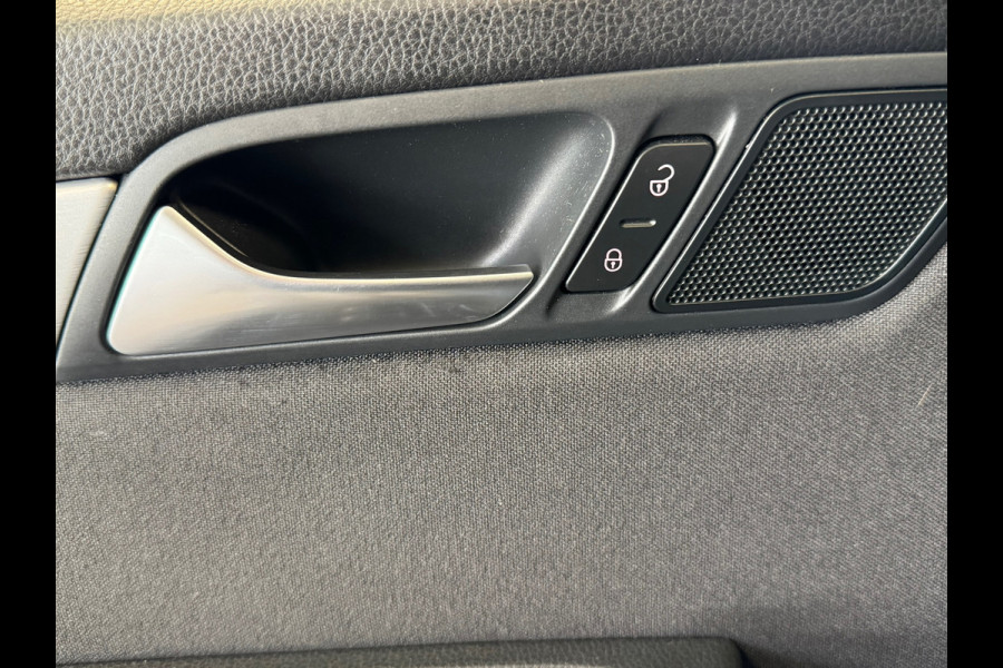 Volkswagen Sharan 2.0 TDI 4MOTION Exclusive Series 7P 7Persoons TREKHAAK AUT. AUT SCHUIFDEUREN ADAPTIEVE CRUISE CONTROL