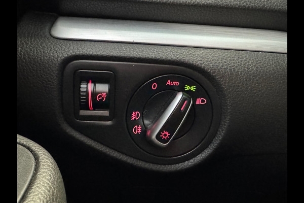 Volkswagen Sharan 2.0 TDI 4MOTION Exclusive Series 7P 7Persoons TREKHAAK AUT. AUT SCHUIFDEUREN ADAPTIEVE CRUISE CONTROL