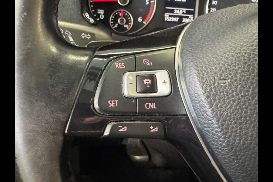 Volkswagen Sharan 2.0 TDI 4MOTION Exclusive Series 7P 7Persoons TREKHAAK AUT. AUT SCHUIFDEUREN ADAPTIEVE CRUISE CONTROL