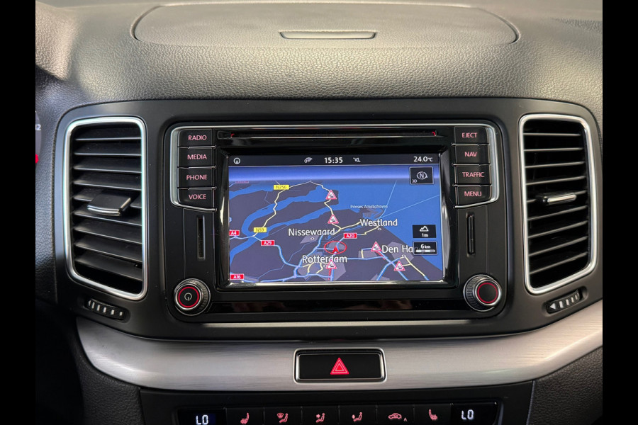 Volkswagen Sharan 2.0 TDI 4MOTION Exclusive Series 7P 7Persoons TREKHAAK AUT. AUT SCHUIFDEUREN ADAPTIEVE CRUISE CONTROL