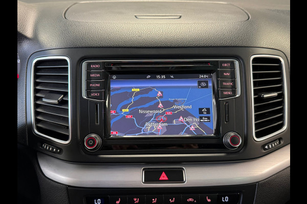 Volkswagen Sharan 2.0 TDI 4MOTION Exclusive Series 7P 7Persoons TREKHAAK AUT. AUT SCHUIFDEUREN ADAPTIEVE CRUISE CONTROL