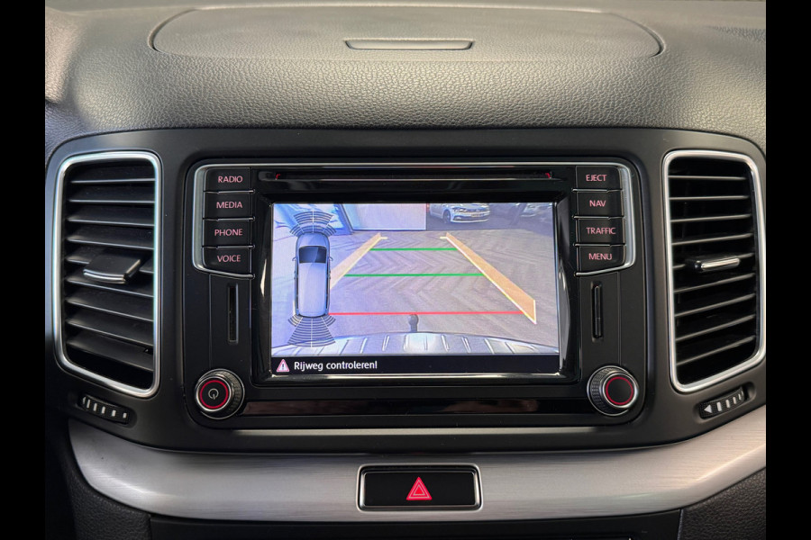 Volkswagen Sharan 2.0 TDI 4MOTION Exclusive Series 7P 7Persoons TREKHAAK AUT. AUT SCHUIFDEUREN ADAPTIEVE CRUISE CONTROL