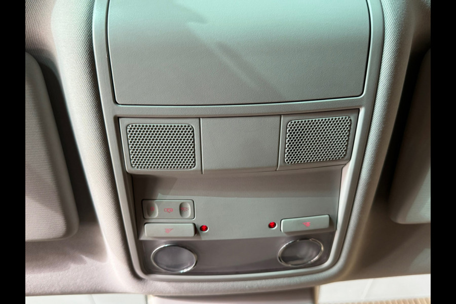 Volkswagen Sharan 2.0 TDI 4MOTION Exclusive Series 7P 7Persoons TREKHAAK AUT. AUT SCHUIFDEUREN ADAPTIEVE CRUISE CONTROL