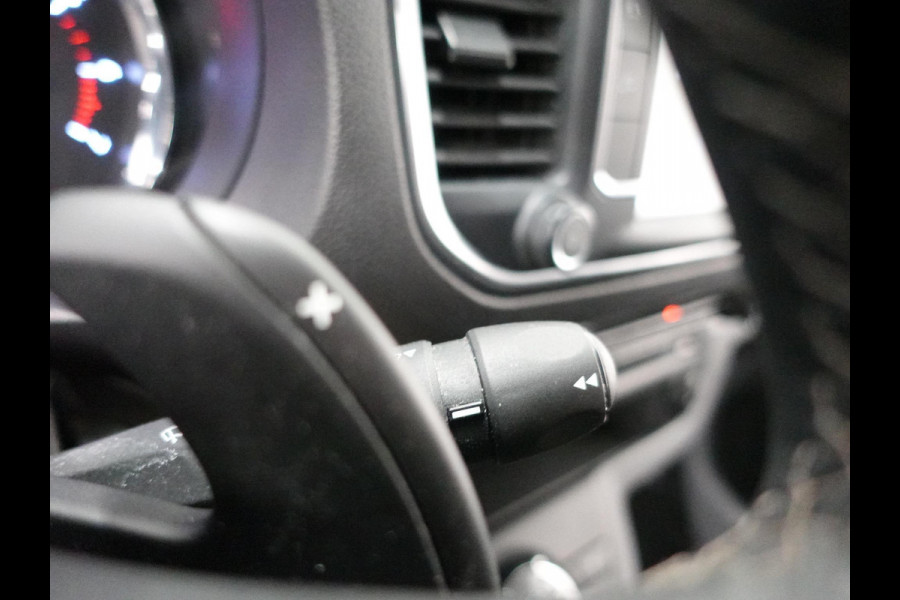 Peugeot Expert 2.0 BlueHDI 180PK Dubbele Cabine Automaat Navigatie Trekhaak Parkeersensoren Apple Carplay Cruise control Airco