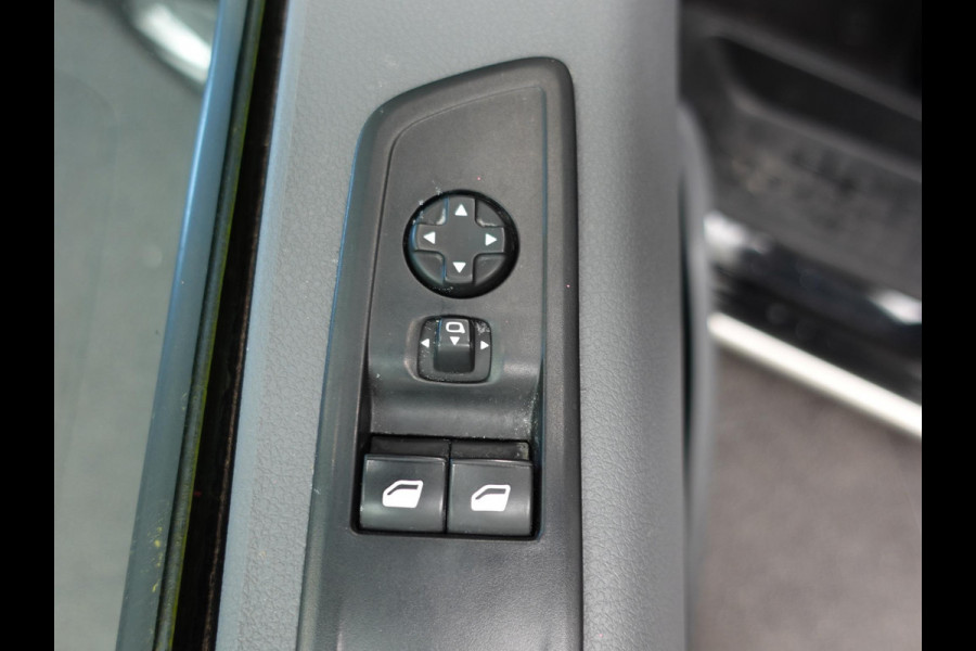 Peugeot Expert 2.0 BlueHDI 180PK Dubbele Cabine Automaat Navigatie Trekhaak Parkeersensoren Apple Carplay Cruise control Airco