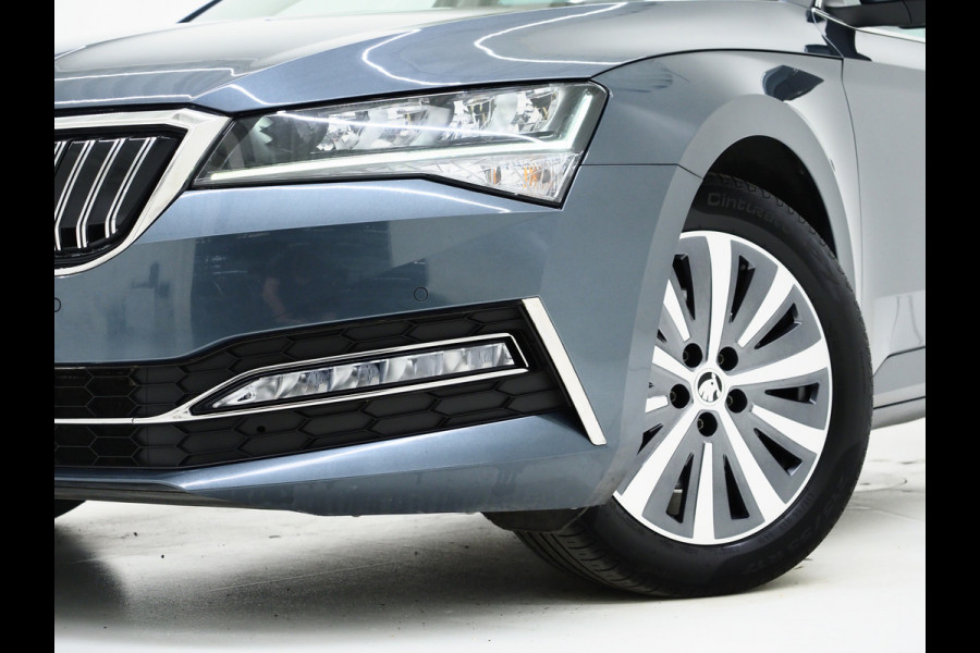 Škoda Superb Combi 1.4 TSI iV 218PK | Trekhaak | Camera | Keyless | Adaptive Cruise | BLIS | DAB | Carplay