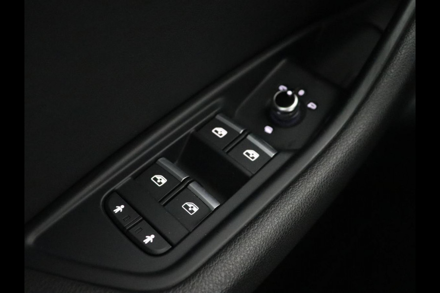 Audi A4 2.0 TFSI Sport S line Edition | Panoramadak | Stoelverwarming | Virtual Cockpit | Sportstoelen | Full LED | Navigatie | Parkeerhulp | Climate control
