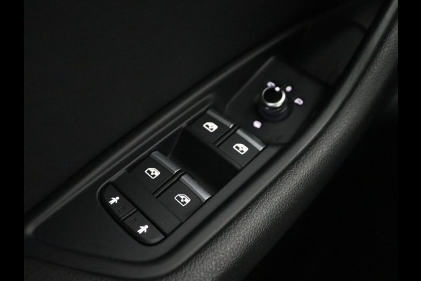 Audi A4 2.0 TFSI Sport S line Edition | Panoramadak | Stoelverwarming | Virtual Cockpit | Sportstoelen | Full LED | Navigatie | Parkeerhulp | Climate control