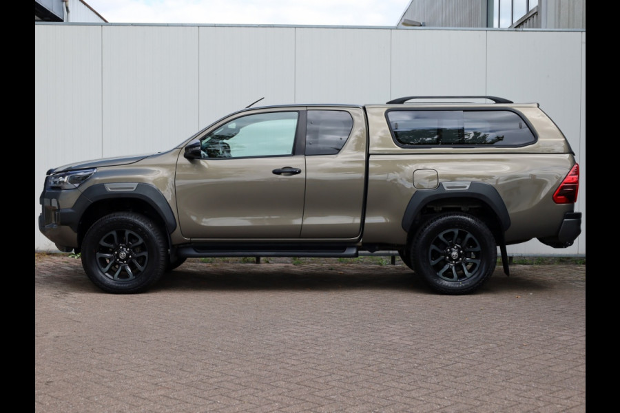 Toyota Hilux 2.8 D-4D XC Invincible A/T | Hard Top | Roll-Cover |