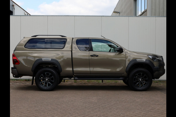 Toyota Hilux 2.8 D-4D XC Invincible A/T | Hard Top | Roll-Cover |