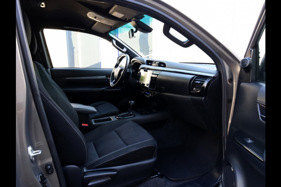 Toyota Hilux 2.8 D-4D XC Invincible A/T | Hard Top | Roll-Cover |