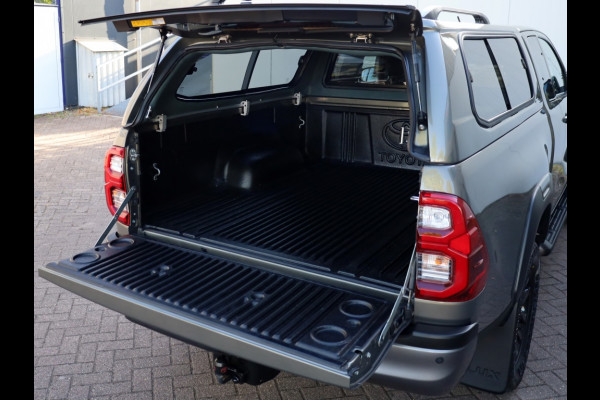 Toyota Hilux 2.8 D-4D XC Invincible A/T | Hard Top | Roll-Cover |