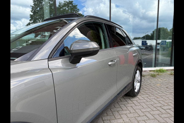 Audi Q3 35 TFSI S edition - Automaat - Pano/schuifdak - Leder - Winterpakket