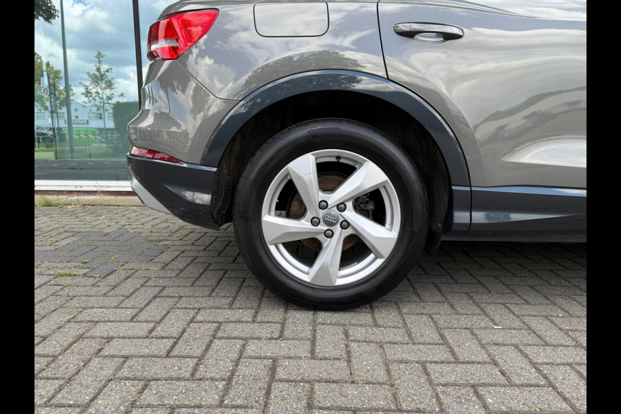 Audi Q3 35 TFSI S edition - Automaat - Pano/schuifdak - Leder - Winterpakket