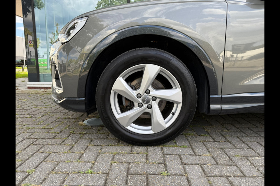 Audi Q3 35 TFSI S edition - Automaat - Pano/schuifdak - Leder - Winterpakket