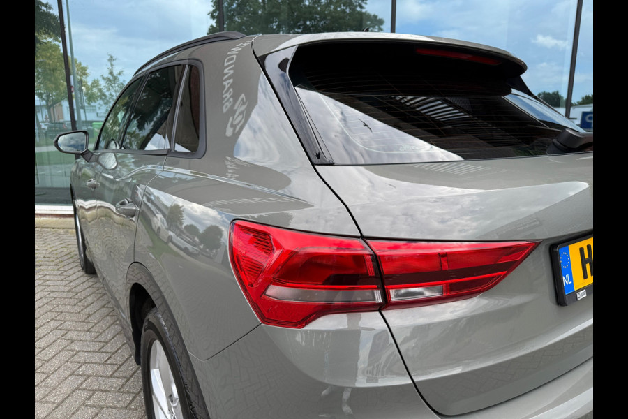 Audi Q3 35 TFSI S edition - Automaat - Pano/schuifdak - Leder - Winterpakket