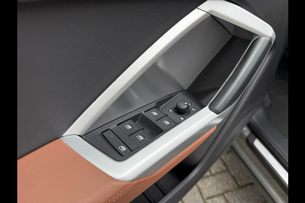 Audi Q3 35 TFSI S edition - Automaat - Pano/schuifdak - Leder - Winterpakket