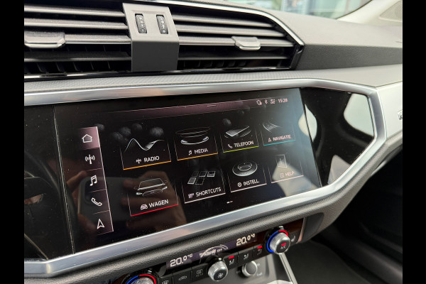 Audi Q3 35 TFSI S edition - Automaat - Pano/schuifdak - Leder - Winterpakket