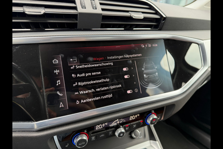 Audi Q3 35 TFSI S edition - Automaat - Pano/schuifdak - Leder - Winterpakket