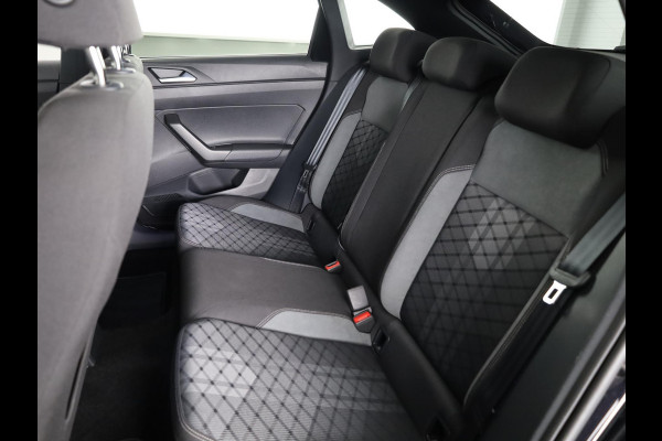 Volkswagen Taigo 1.0 TSI R-Line 115 pk Automaat (DSG) | Verlengde garantie | Navigatie via App | Parkeersensoren | Adaptieve cruise control | Black Style pakket | R-Line |
