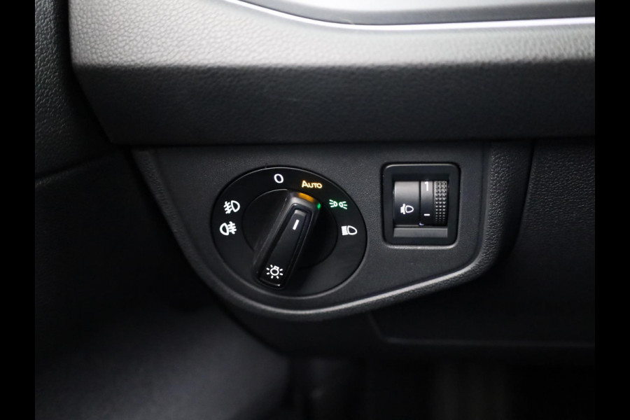 Volkswagen Taigo 1.0 TSI R-Line 115 pk Automaat (DSG) | Verlengde garantie | Navigatie via App | Parkeersensoren | Adaptieve cruise control | Black Style pakket | R-Line |