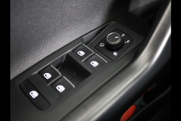 Volkswagen Taigo 1.0 TSI R-Line 115 pk Automaat (DSG) | Verlengde garantie | Navigatie via App | Parkeersensoren | Adaptieve cruise control | Black Style pakket | R-Line |