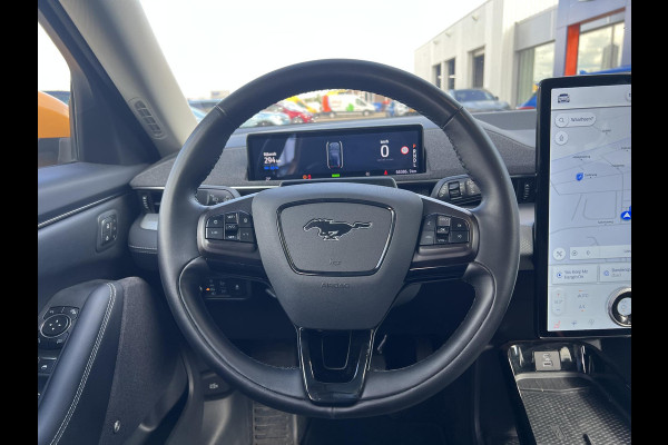 Ford Mustang Mach-E Extended RWD 98 kWh 294pk | Tech pack plus | Panoramadak | 19 inch Licht metaal