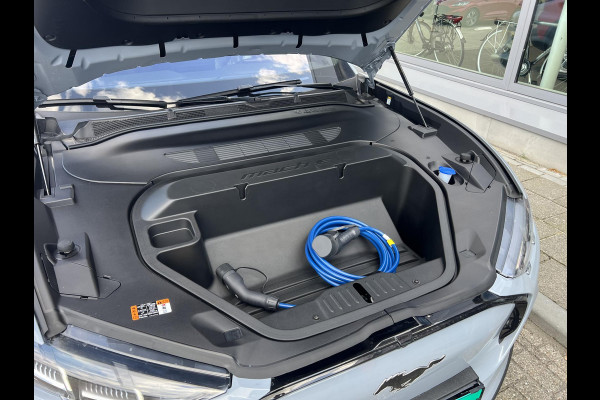 Ford Mustang Mach-E Extended RWD 98 kWh 294pk | Tech pack plus | Panoramadak | 19 inch Licht metaal
