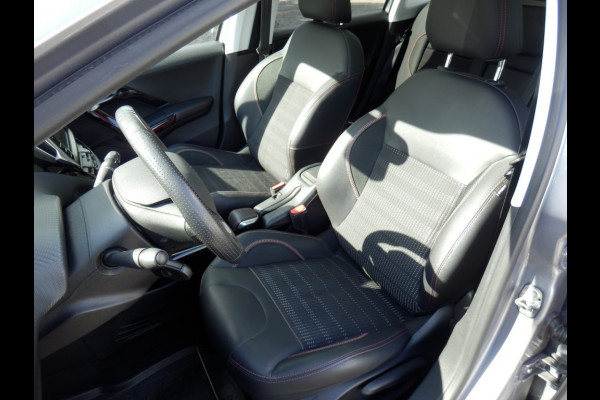 Peugeot 2008 1.2 PureTech GT-Line I 130 pk. I Panorama dak I Airco I Nav. I