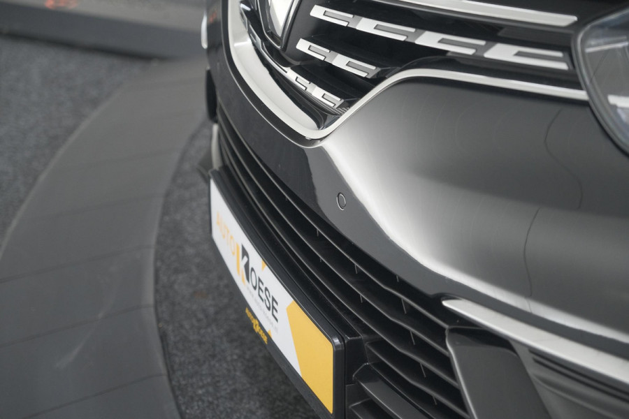 Renault Grand Scénic TCe 140 EDC Limited | 7 Zitplaatsen | Trekhaak | Camera | Dodehoekdetectie | Apple Carplay
