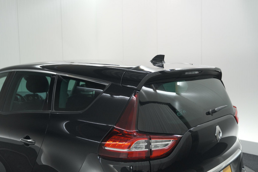Renault Grand Scénic TCe 140 EDC Limited | 7 Zitplaatsen | Trekhaak | Camera | Dodehoekdetectie | Apple Carplay
