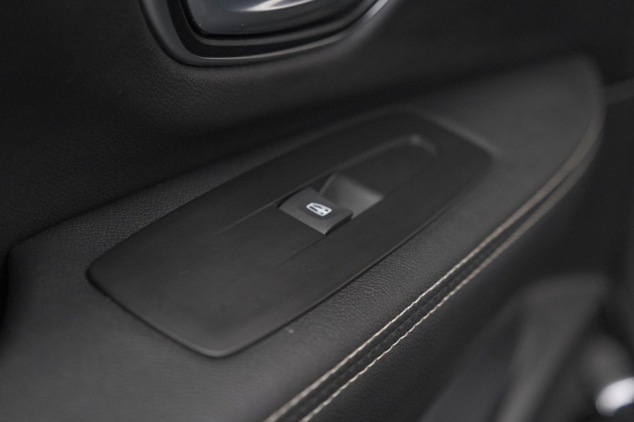 Renault Grand Scénic TCe 140 EDC Limited | 7 Zitplaatsen | Trekhaak | Camera | Dodehoekdetectie | Apple Carplay