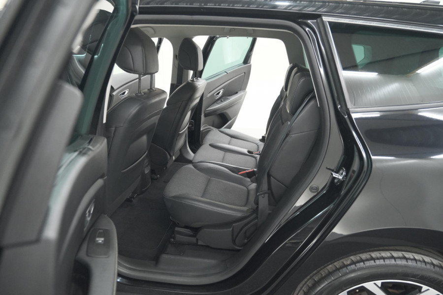 Renault Grand Scénic TCe 140 EDC Limited | 7 Zitplaatsen | Trekhaak | Camera | Dodehoekdetectie | Apple Carplay